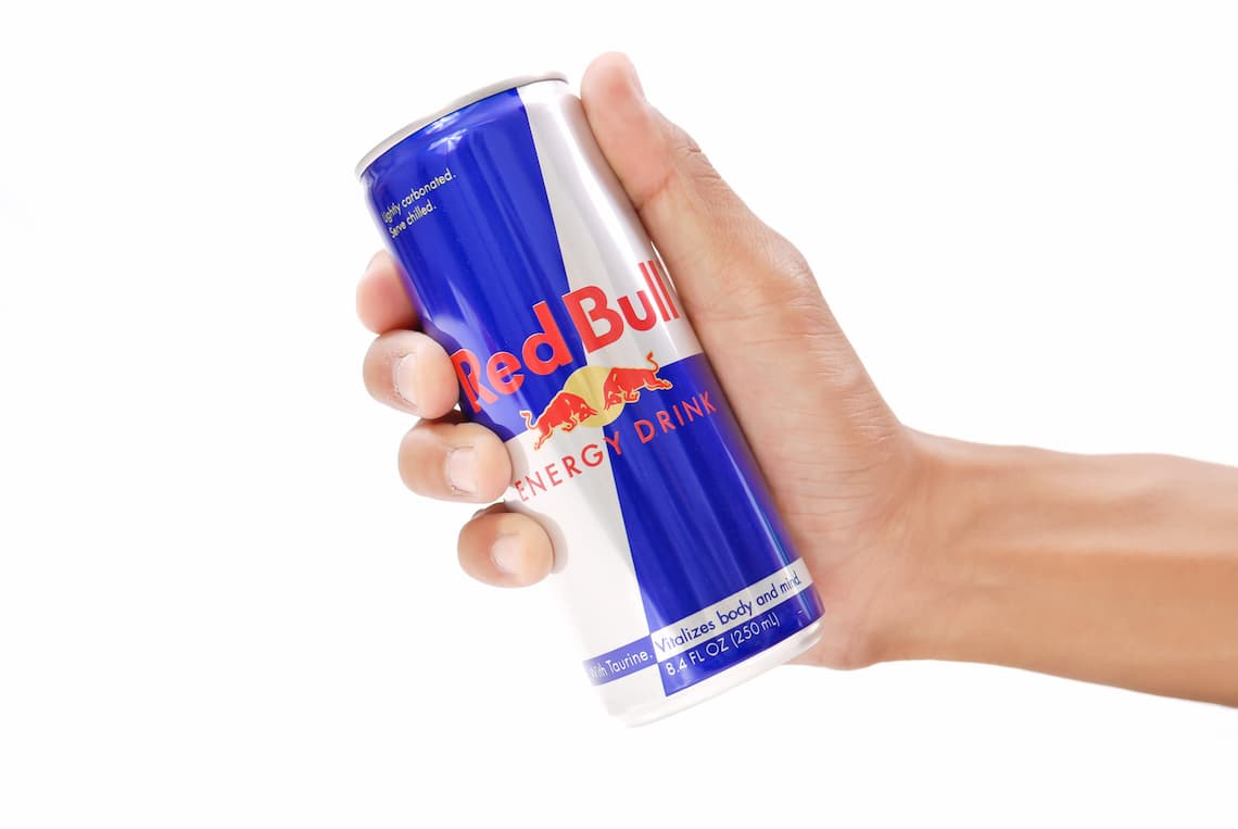 Can cats drink red bull? - PollyPets.com